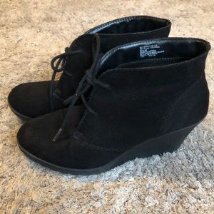 White Mountain Black Wedge Bootie